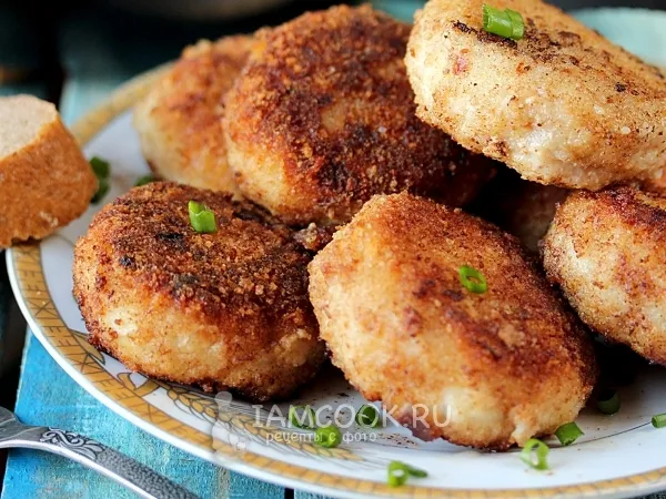 Фото готового блюда: Котлеты из щуки с салом