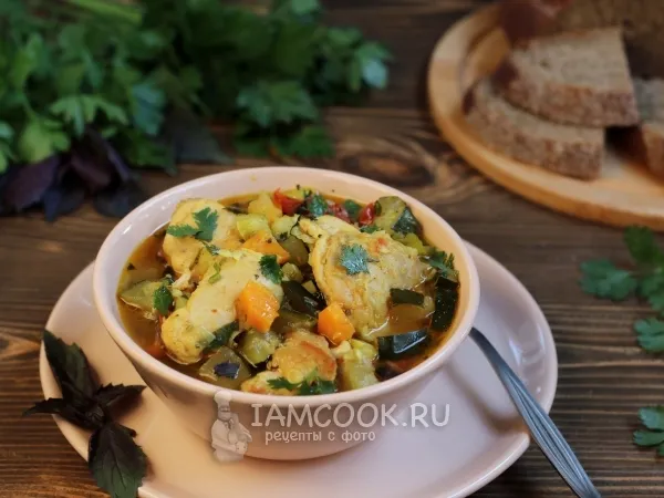 Фото готового блюда: Тушеный кролик с овощами