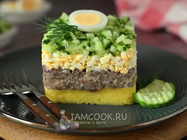 Фото готового блюда: Салат с консервированной иваси