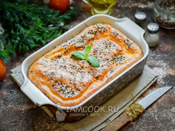 Фото готового блюда: Шарлотка с капустой на кефире и майонезе