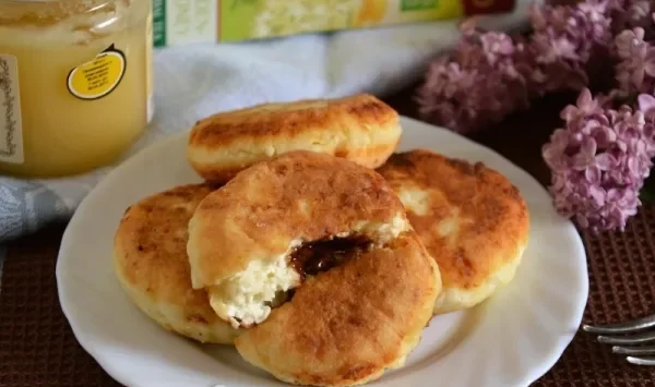 Фото блюда: Сырники с шоколадной начинкой