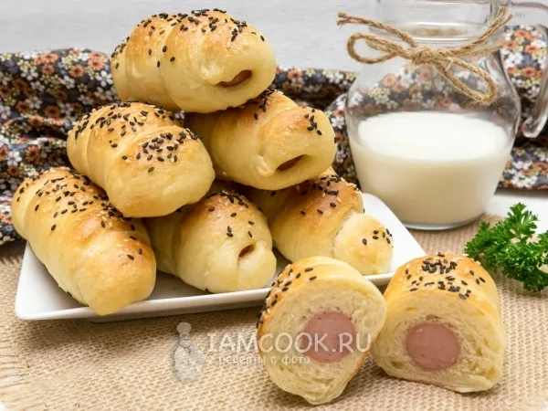 Фото готового блюда: Сосиски в дрожжевом тесте