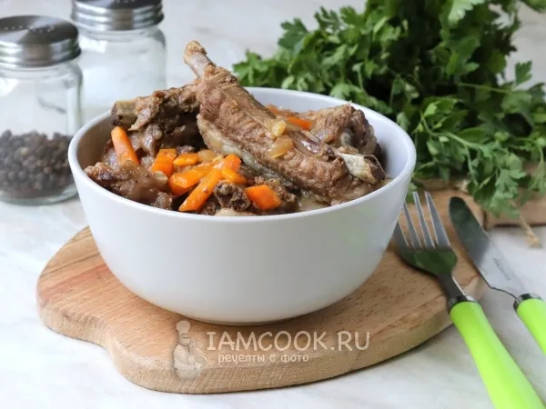 Фото готового блюда: Тушеные свиные ребра в мультиварке