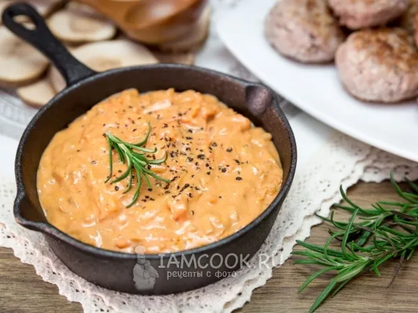 Фото блюда: Томатно-сметанная подлива для тефтелей с овощами