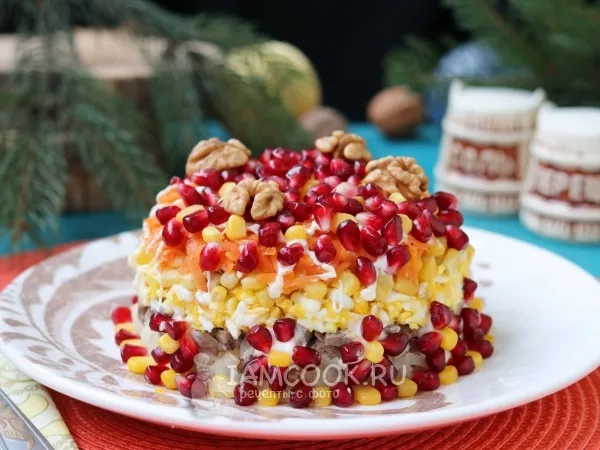 Фото готового блюда: Салат «Ричард» с гранатом