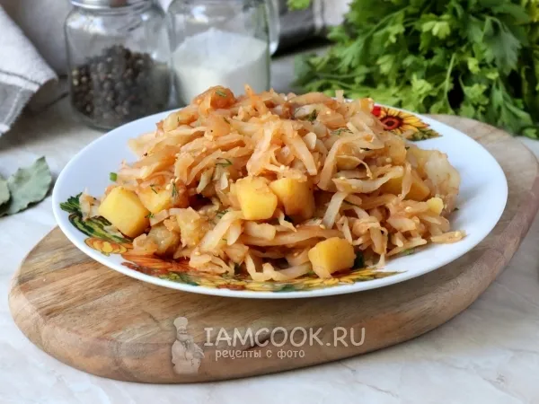 Фото блюда: Тушеная капуста с картошкой и баклажанами