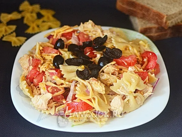 Фото блюда: Салат с макаронами-бантиками