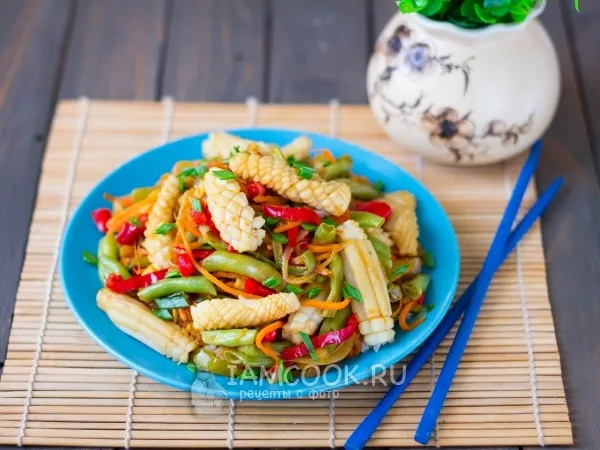 Фото готового блюда: Стир-фрай из кальмаров с овощами