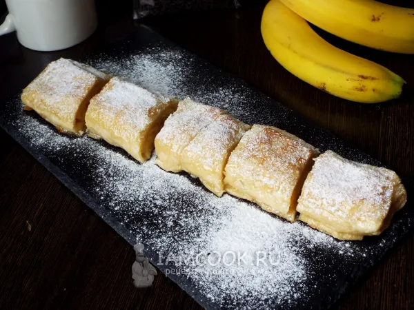 Фото блюда: Штрудель с бананом из слоеного теста