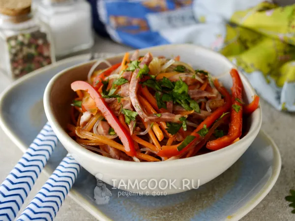 Фото блюда: Фунчоза с колбасой и овощами