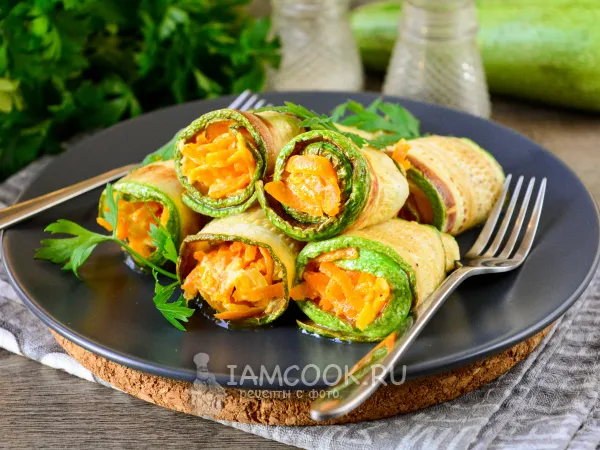 Фото блюда: Рулетики из кабачков с морковью
