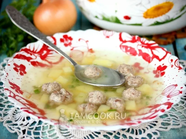 Фото готового блюда: Картофельный суп с фрикадельками
