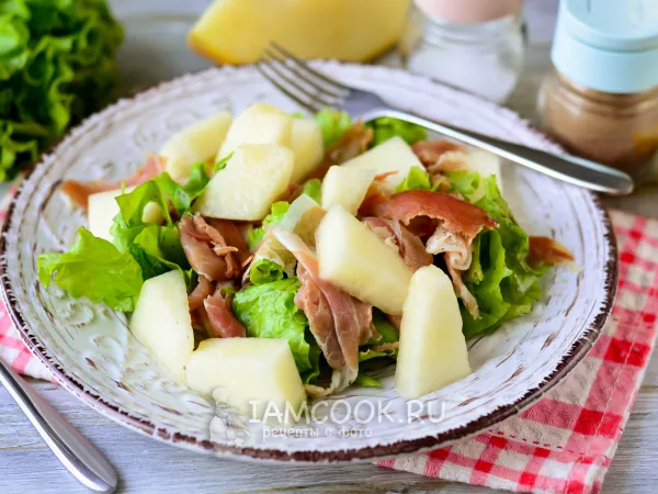 Фото готового блюда: Салат с хамоном и дыней