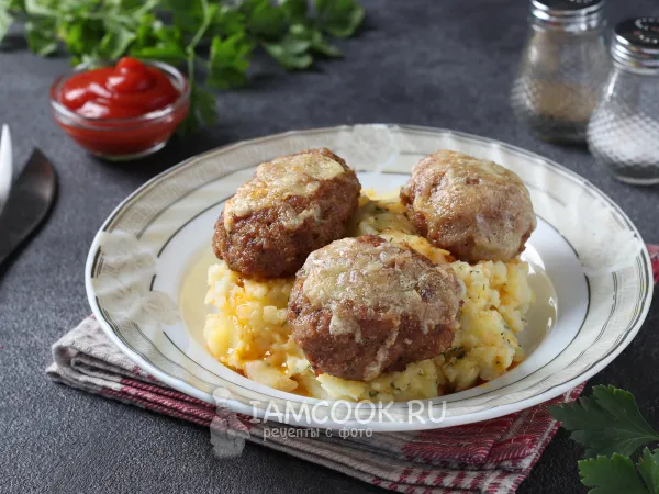 Фото готового блюда: Котлеты из индейки с сыром в духовке