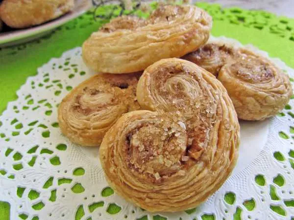 Фото готового блюда: Печенье «Ушки» из слоеного теста