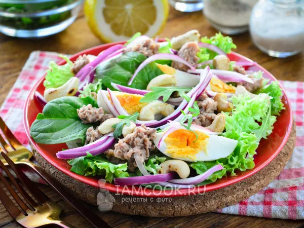 Фото блюда: Салат с тунцом и красным луком