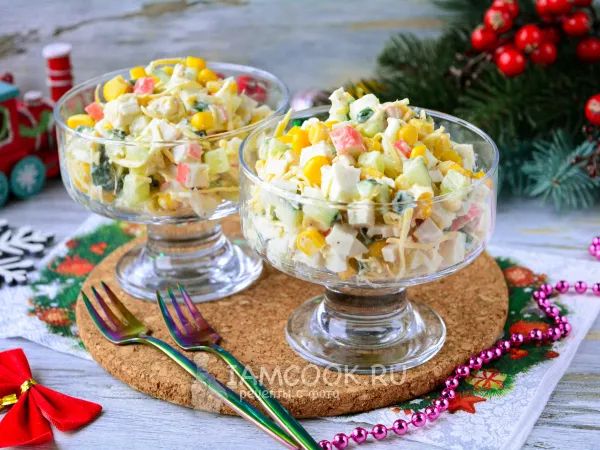 Фото блюда: Салат с крабовыми палочками и чесноком (и сыром)