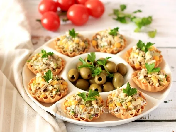 Фото блюда: Тарталетки со шпротным салатом