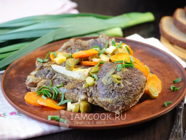 Фото готового блюда: Тушеная говядина куском в мультиварке