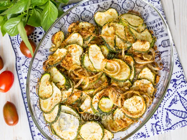 Фото блюда: Кабачки с луком в духовке
