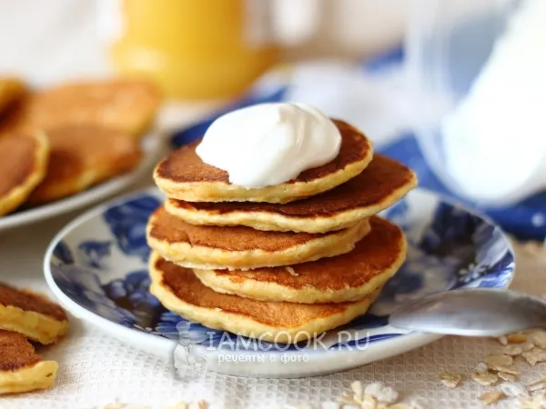 Фото готового блюда: Овсяные оладьи на кефире