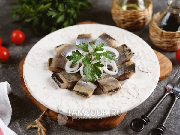 Фото готового блюда: Селедка в винном соусе (исландская кухня)