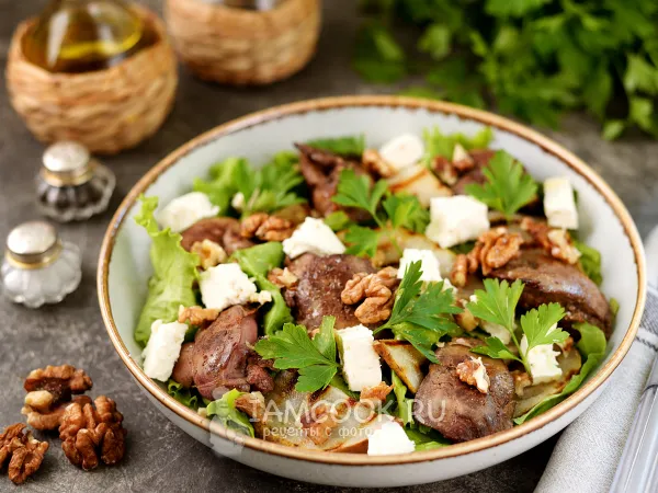 Фото блюда: Теплый салат с куриной печенью и грушей