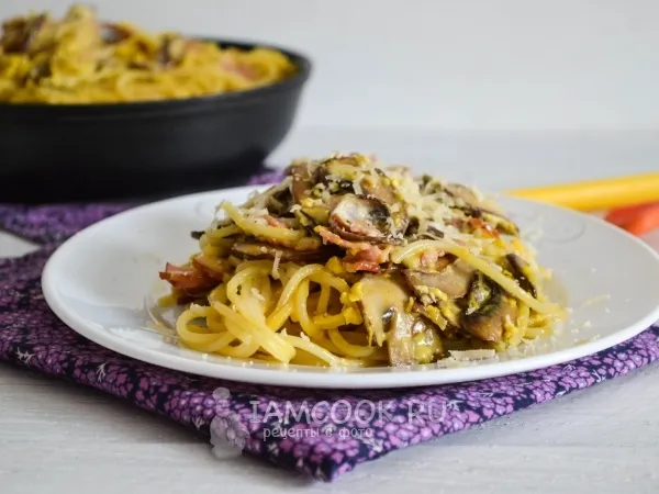 Фото блюда: Паста карбонара с беконом, грибами и сливками