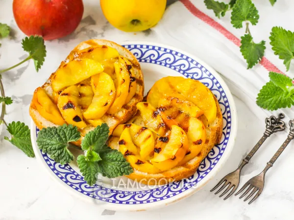 Фото готового блюда: Тосты с яблоками на электрогриле