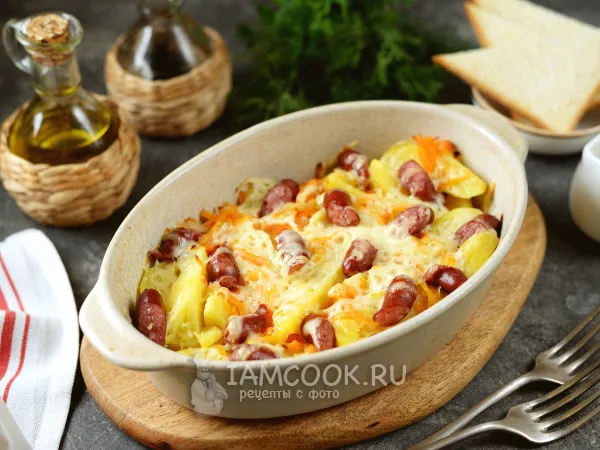 Фото готового блюда: Картошка с охотничьими колбасками в духовке