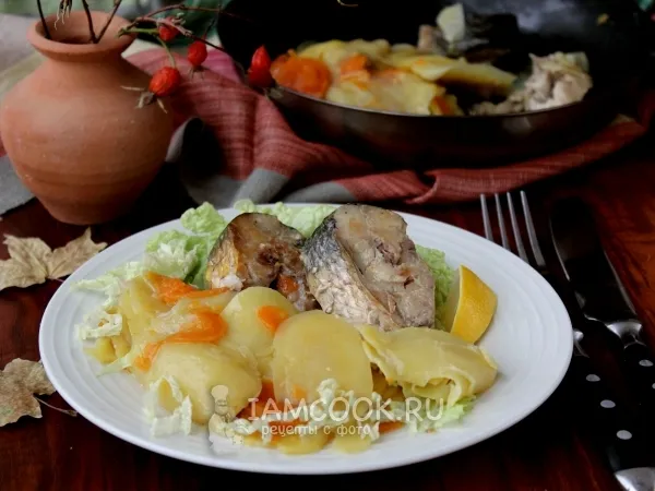 Фото блюда: Тушеная рыба с картошкой
