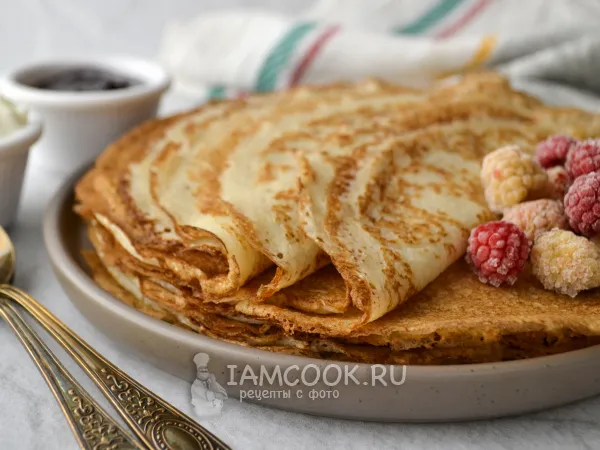 Фото готового блюда: Блины на кефире с манкой и дрожжами