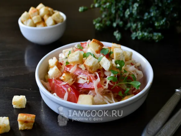 Фото блюда: Салат из капусты, помидоров и сухариков