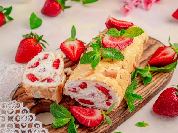 Фото готового блюда: Меренговый рулет ПП