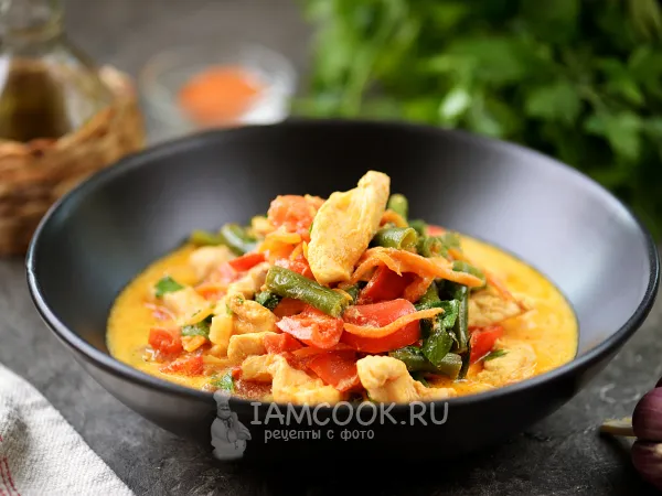 Фото готового блюда: Куриное филе (грудка) с овощами в сметанном соусе