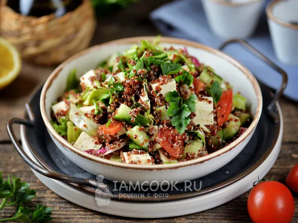 Фото готового блюда: Постный салат с киноа и тофу
