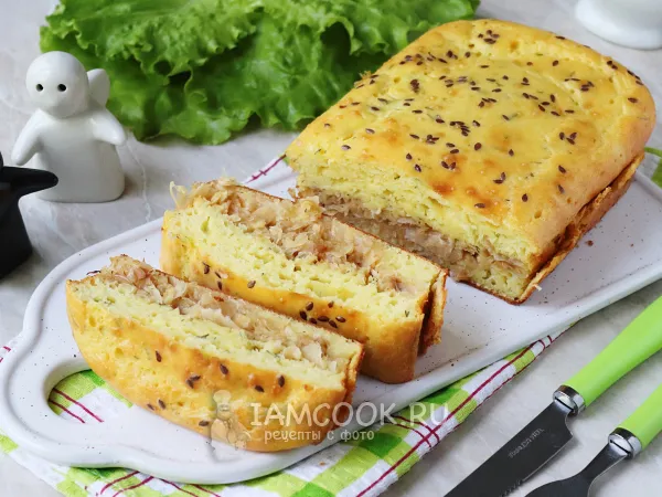 Фото готового блюда: Заливной пирог с квашеной капустой