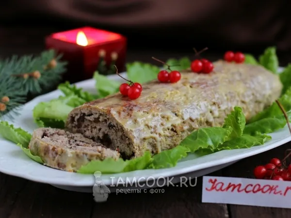 Фото блюда: Праздничный рулет из свинины с черносливом и орехами