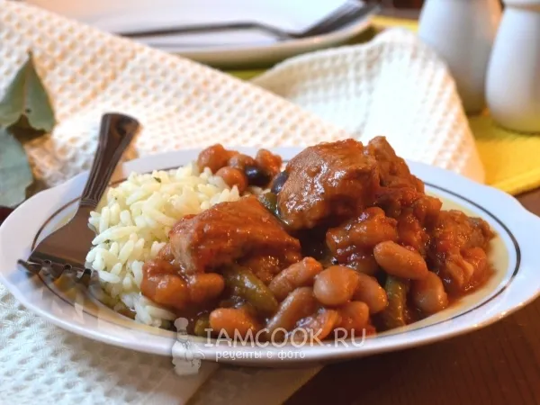 Фото готового блюда: Мясное рагу с фасолью