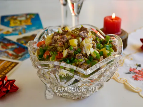 Фото готового блюда: Оливье с языком