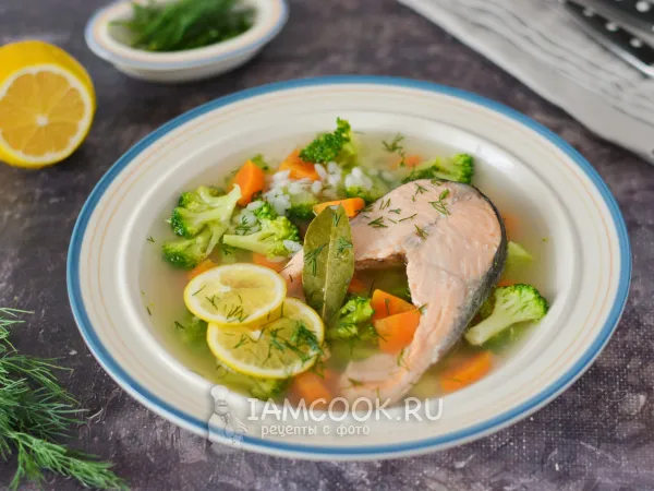 Фото блюда: Суп с красной рыбой и брокколи