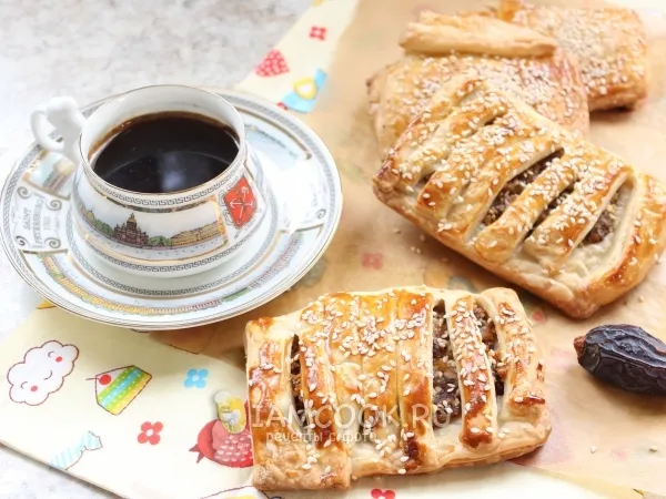 Фото блюда: Слойки с финиками, арахисом и апельсином