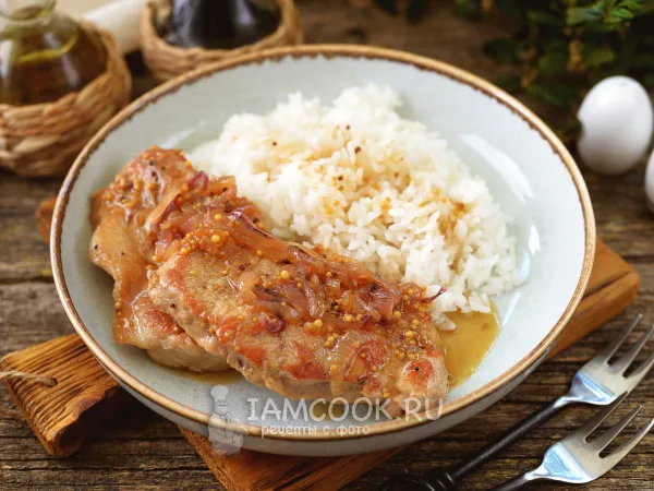 Фото готового блюда: Свинина в абрикосовом соусе на сковороде