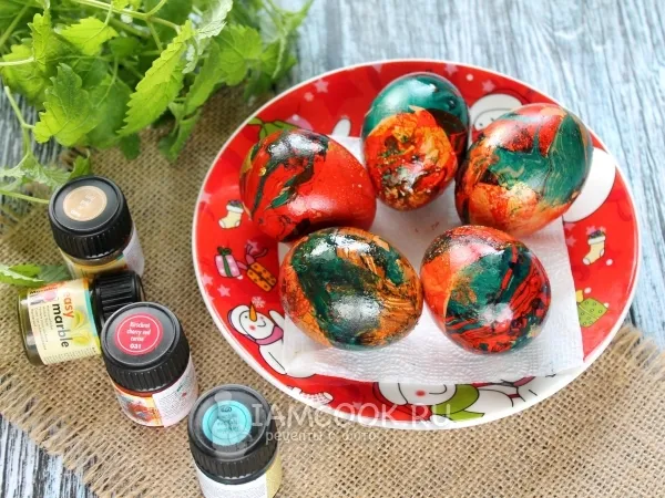 Фото готового блюда: Мраморные яйца в технике марморирования