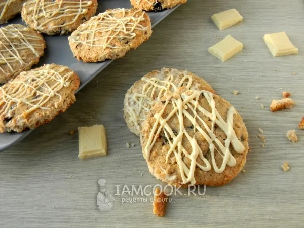 Фото готового блюда: Овсяное печенье с изюмом и белым шоколадом