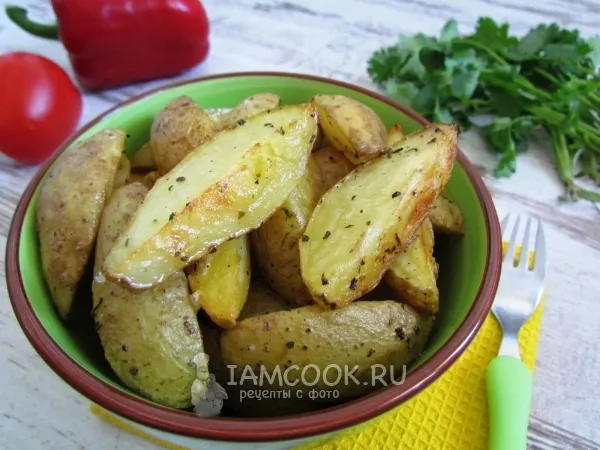Фото готового блюда: Молодой картофель, запеченный в духовке