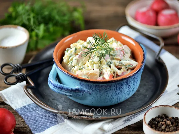 Фото готового блюда: Салат из крабовых палочек с редиской