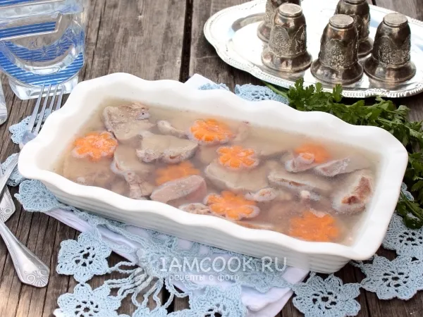 Фото блюда: Заливное из свиного языка