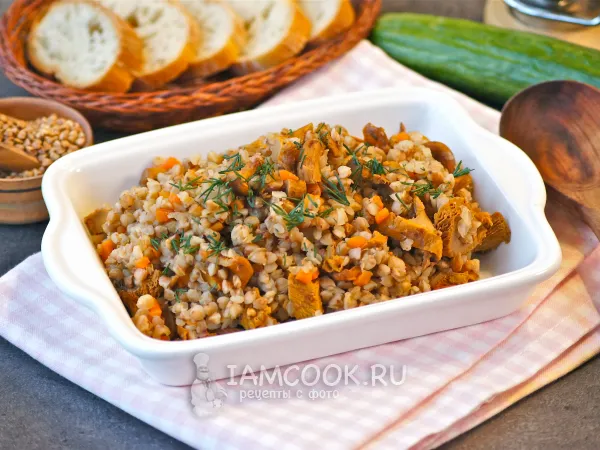 Фото готового блюда: Гречка с лисичками