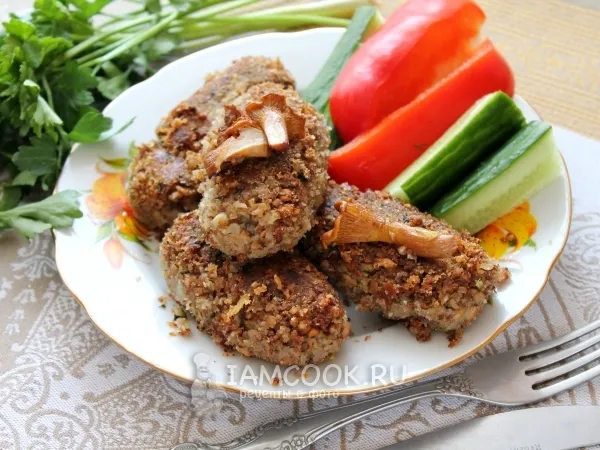 Фото готового блюда: Котлеты из гречки с грибами